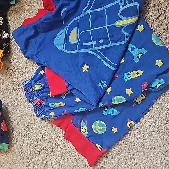 8 pajama sets size 5 - Picture 7 of 11